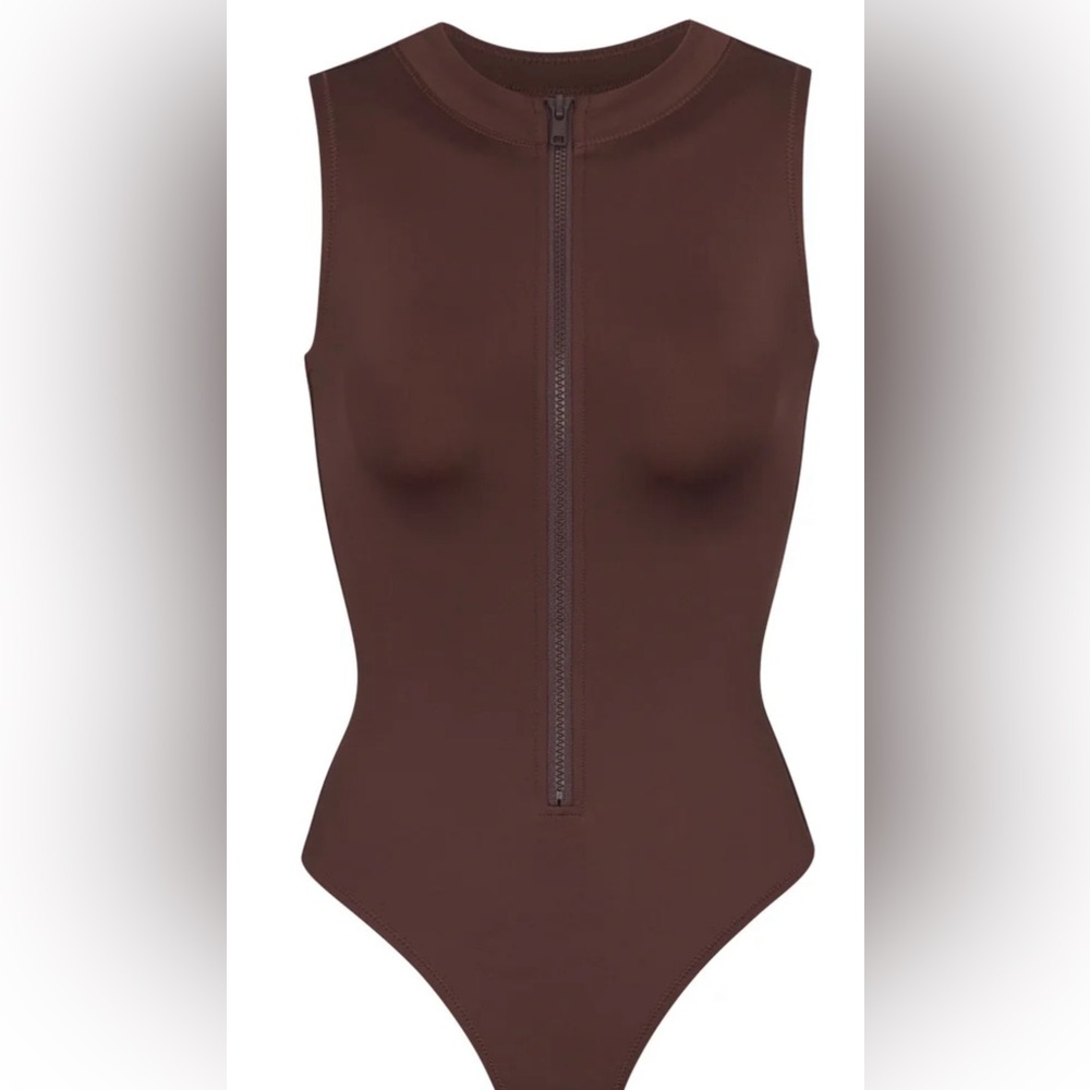 SKIMS signature swim cocoa front zip suit Size XS NWT